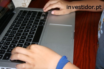 Vantagens e desvantagens de investir na internet
